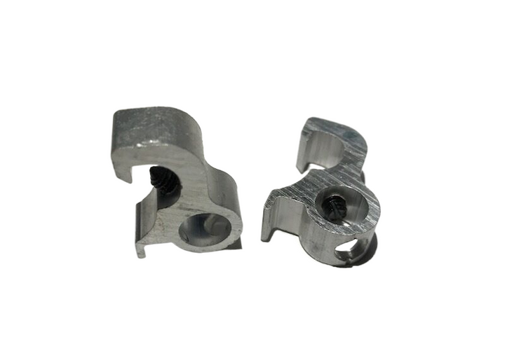 Lock dog for circuit breaker